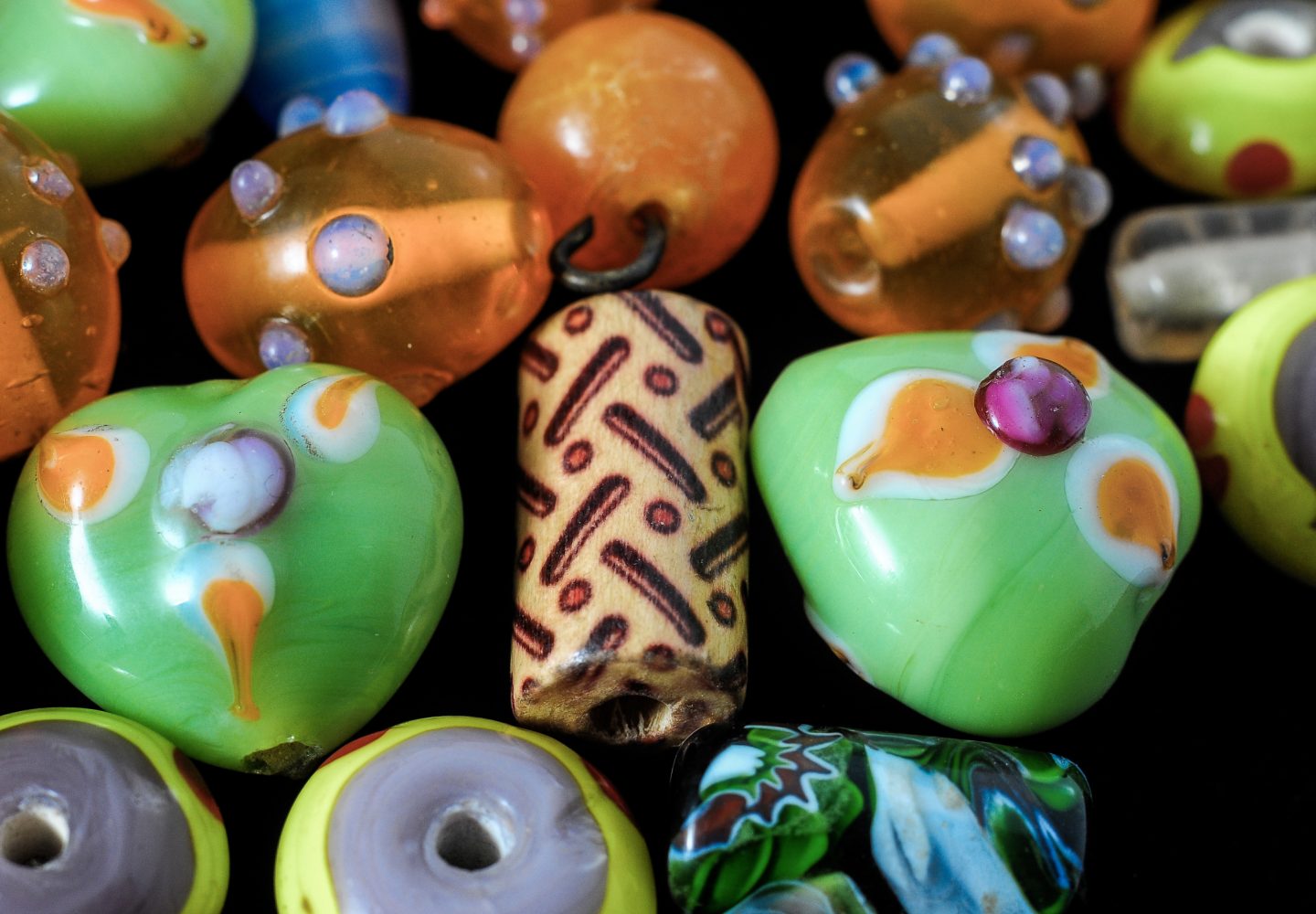 Czech Glass Beads vs Venetian Beads Which is Best for Bracelets