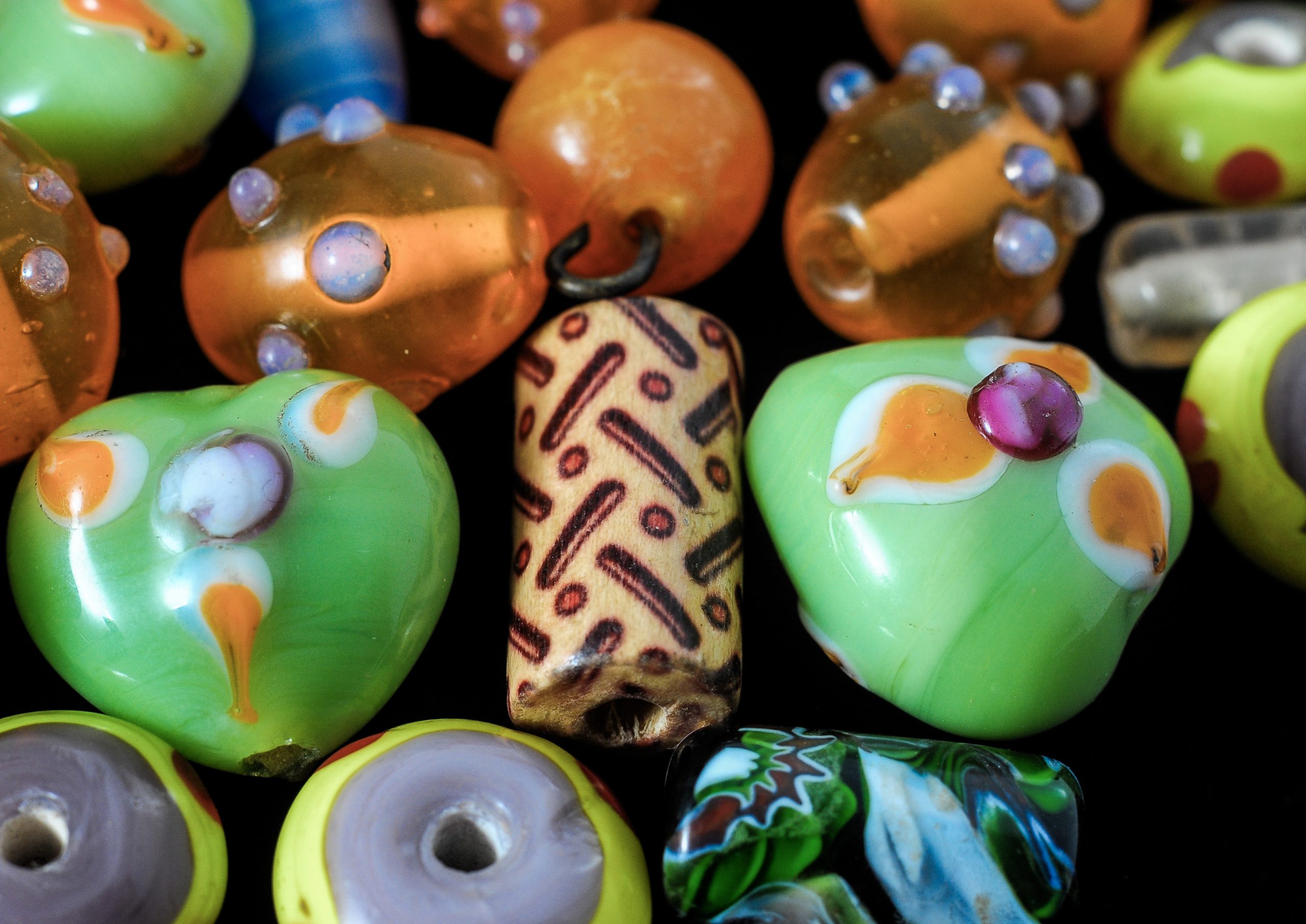 Czech Glass Beads vs Venetian Beads Which is Best for Bracelets